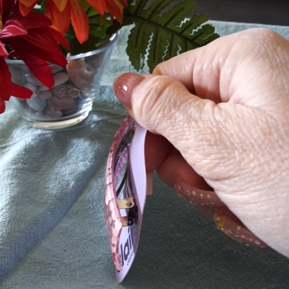 Barrett - Picture 3 of 5